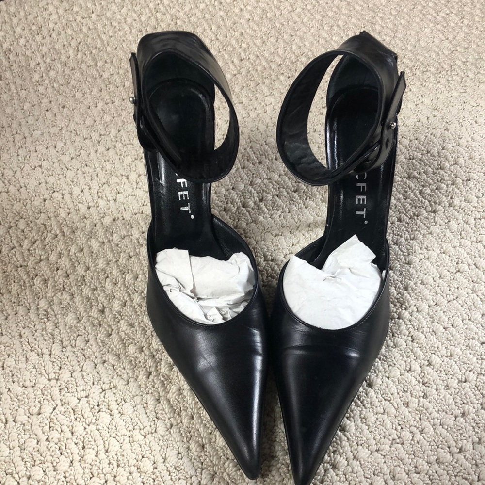 WORN ONCE- ITALIAN BOUGHT PUMPS - ECFET- 38.5
